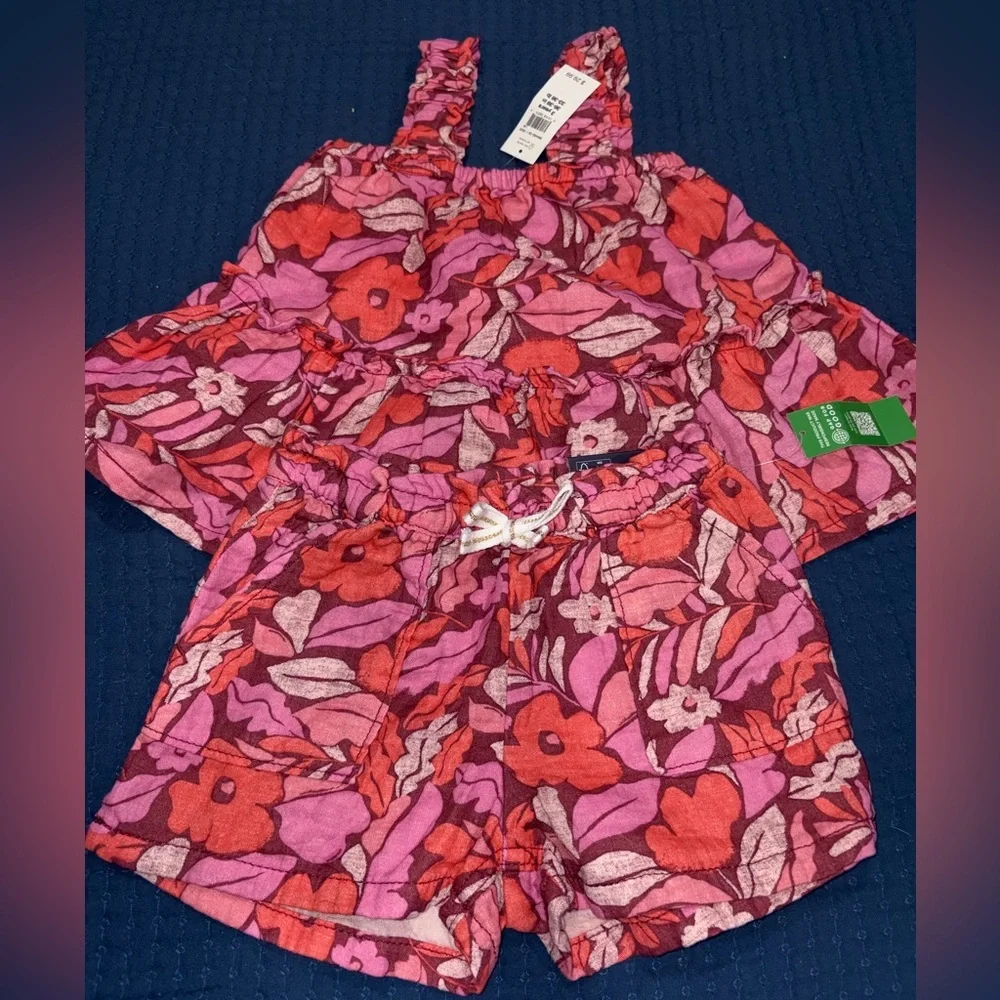 GAP toddler Floral Pink sleeveless top and bottom shorts set NWT size 3years
